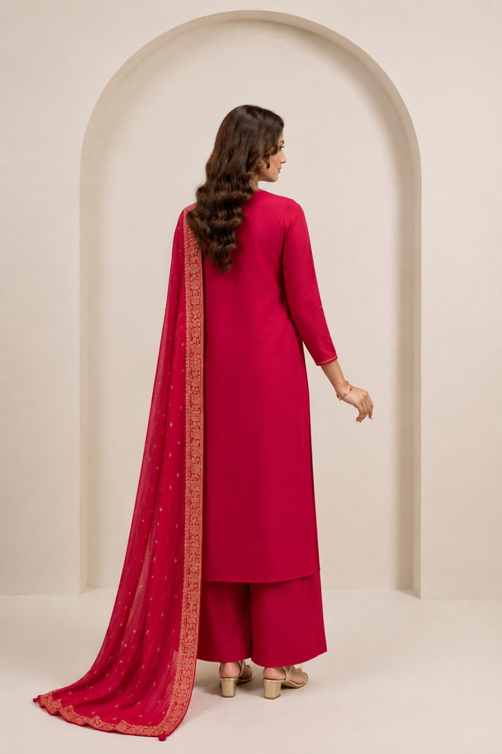 Gulnaar Grace Kurta Set
